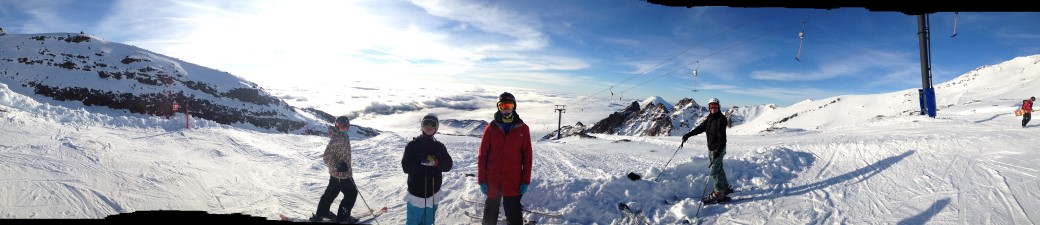 Skiers on Mt Ruapehu facing north